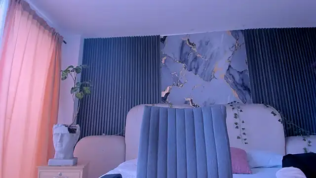 CarolineFyre webcam