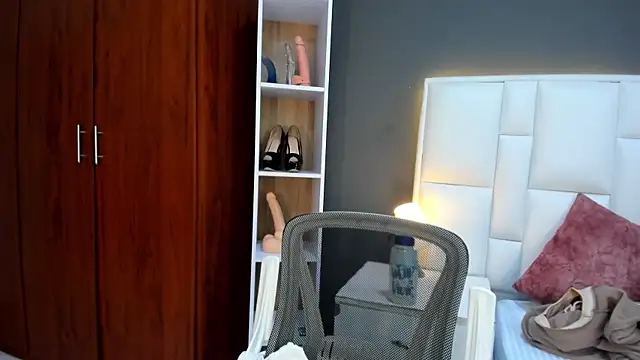 yeral2017 live cam on StripChat