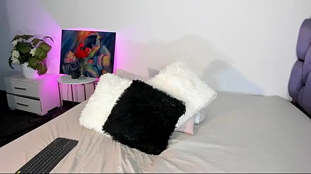 NicoleDiior webcam