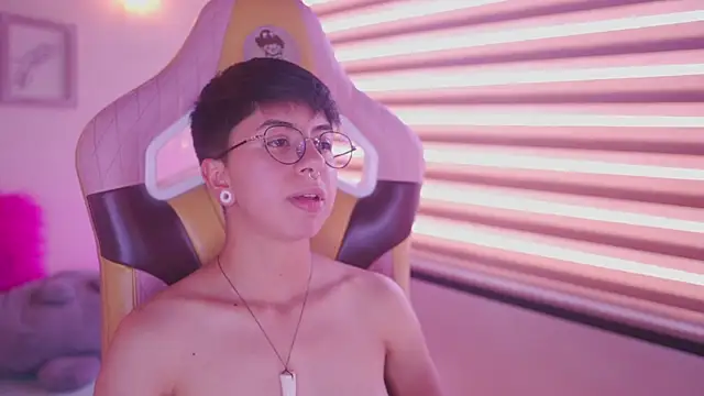 tommy_blue webcam