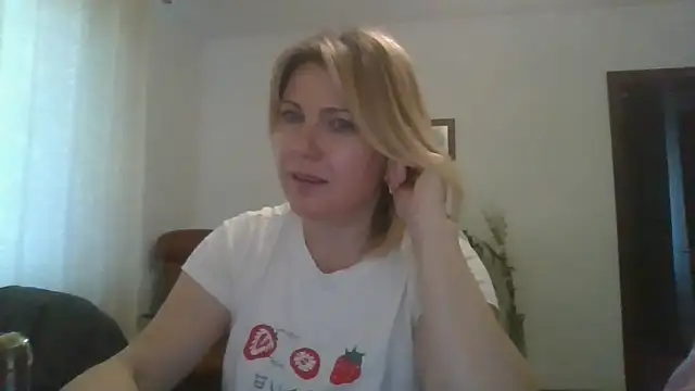 ElenaLove888 live cam on StripChat