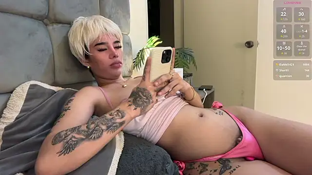 youngstunnagirl live cam on StripChat
