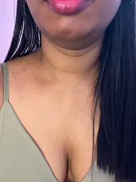 tamil_Aarathi webcam