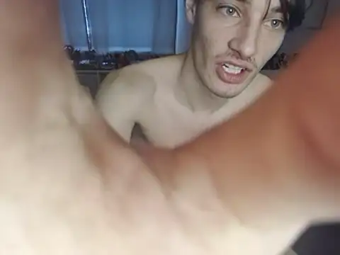 Smelly-Ewan-stinks webcam