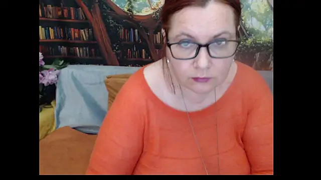 PlayfullMature webcam