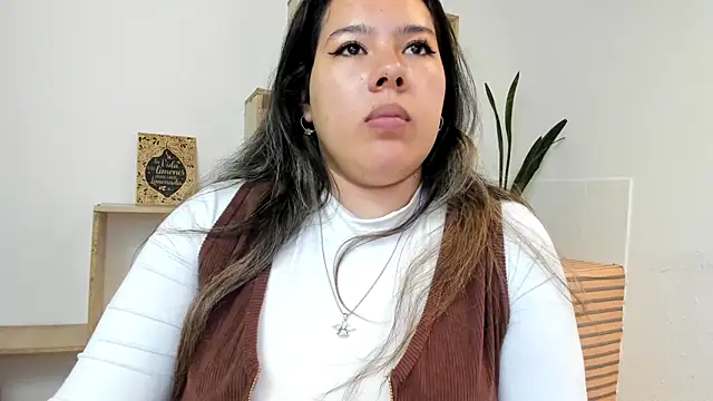 LinaBrowm webcam