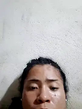 YourHotMenxie18 webcam