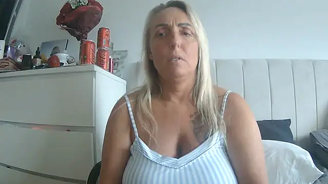 theblondecocklover webcam