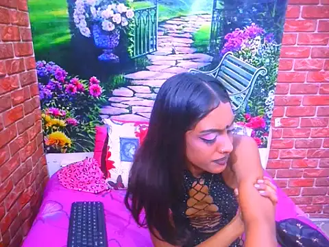IndianPretty14u2Luv webcam
