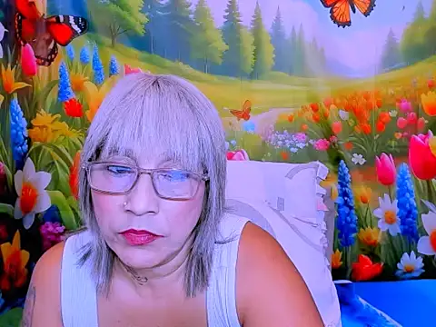 indianroxy webcam
