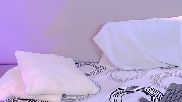 naomiklarc (F teen) - Good Morning Naomi 🌹