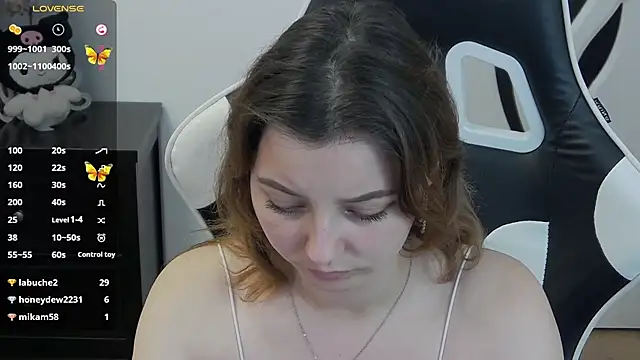 pretty_little_thing webcam