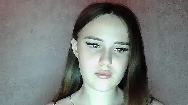 SweetLoraa webcam