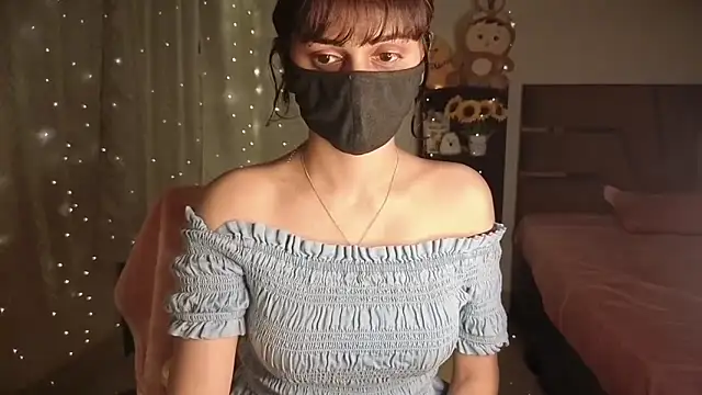 KavyaCurves webcam