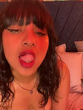 Watch kristen_black live on EroticFlix - High definition streams