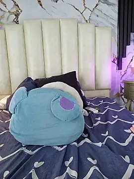 mollieblue69 live cam on StripChat