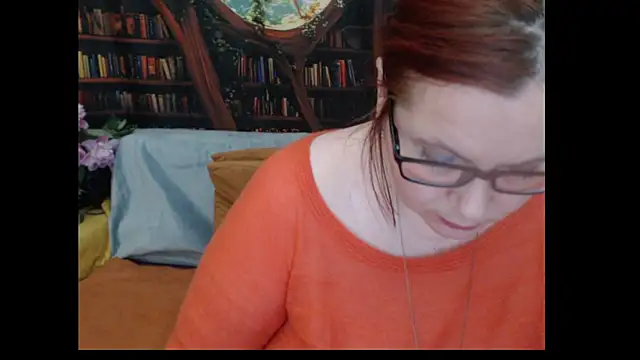 PlayfullMature webcam