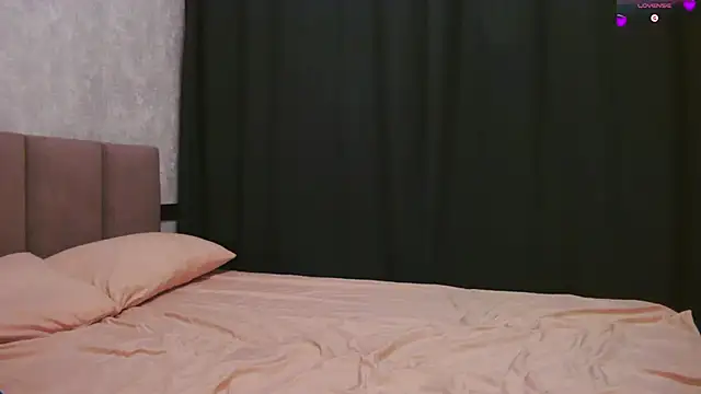 HolySinner83 live sex cam