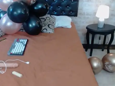 DarkHoneey23 webcam