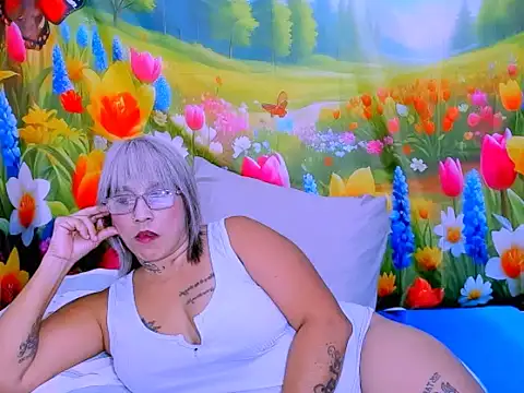 indianroxy webcam