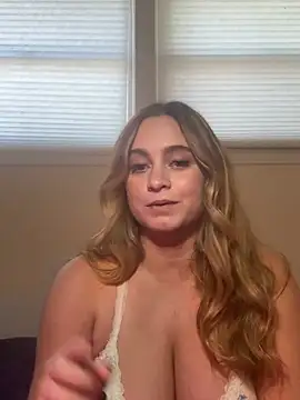 Watch Sophie_Raegan live on EroticFlix - High definition streams