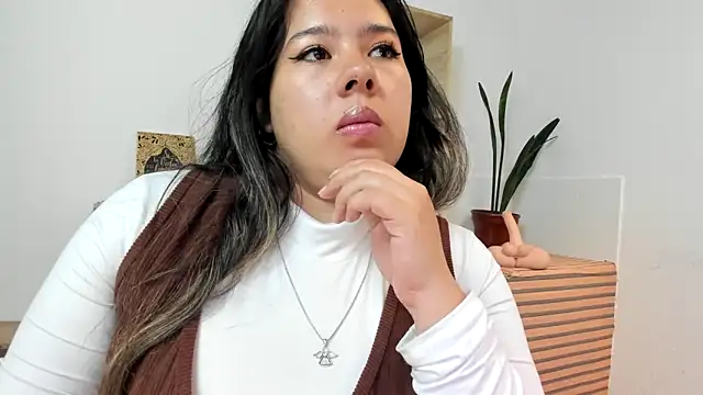 LinaBrowm webcam