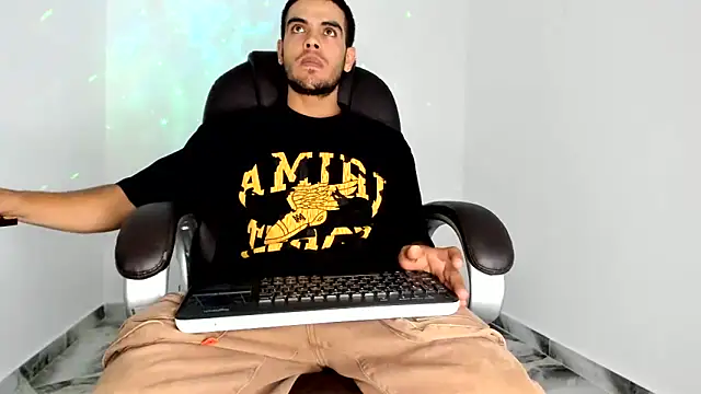 mikee_scooth webcam