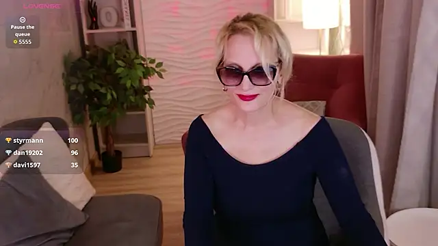 Queen_Anna_ webcam
