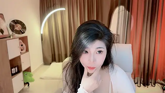 Watch Vaidurya-Yolo live on EroticFlix - High definition streams