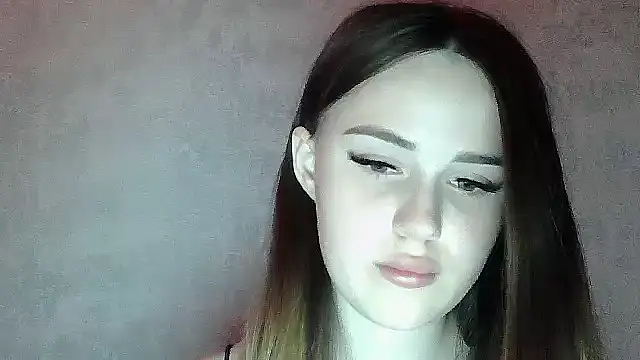 SweetLoraa webcam