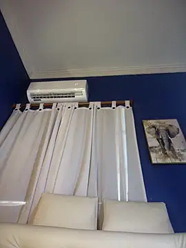 AleezaFrench webcam