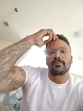 bishopwiththetattoos webcam