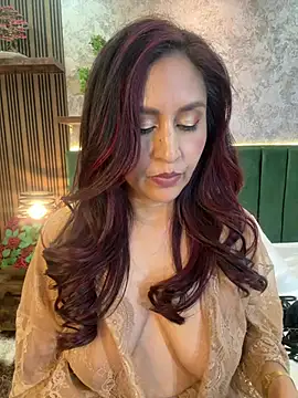 Watch MonicaMoret live on EroticFlix - High definition streams