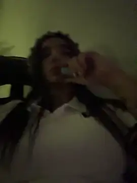 abriil_cutee (F young) - show tits