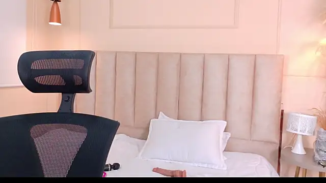 Watch JosselynBrown live on EroticFlix - High definition streams