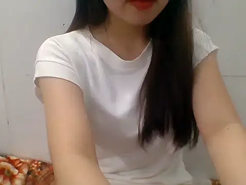 kiraa-007 live cam on StripChat