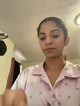 karlatiburcio live cam on StripChat