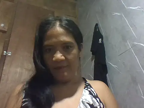 PinayZaira webcam