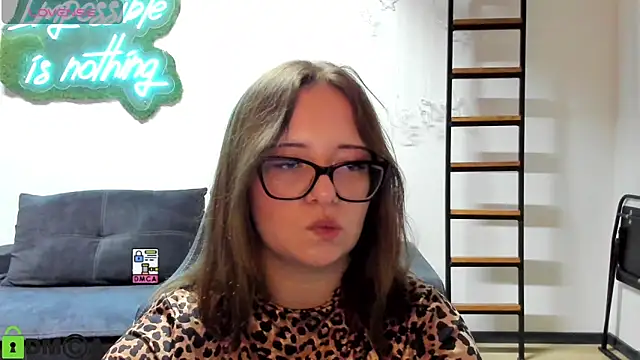 JuliNy_x webcam
