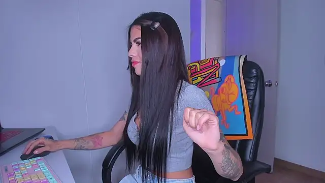 Watch Lisegg_ live on EroticFlix - High definition streams