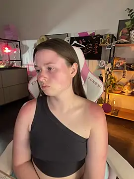 Watch sweetest_pie live on EroticFlix - High definition streams