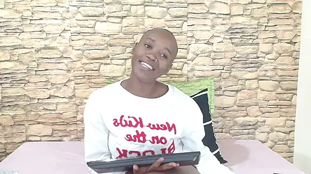 EbonyOlive69 webcam