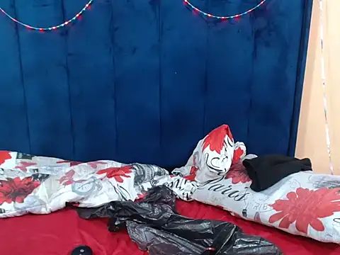 HotCreamyTea webcam