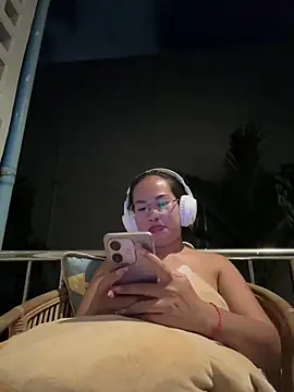 Ponthip live sex cam