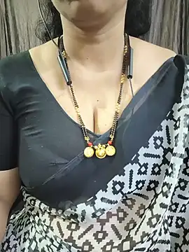 bhuvana_555 (F milf) - Boobs on milk