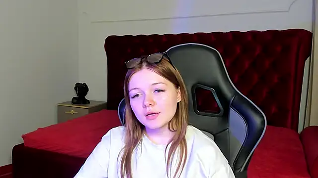 ElinaVale webcam