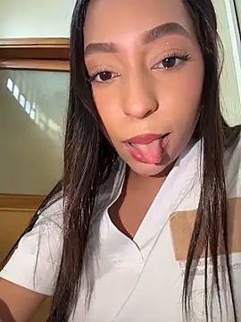 MiaCamille_ webcam