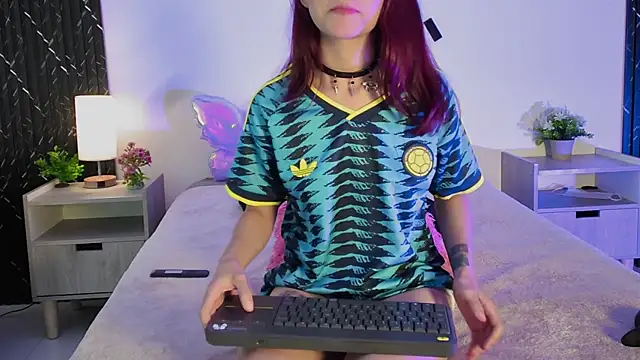 aurora_petitee webcam