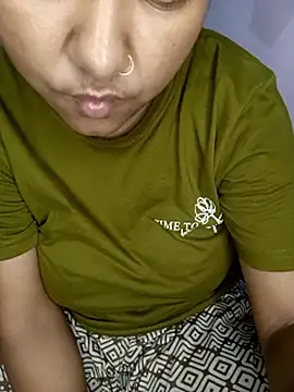 MissRiyaLive webcam