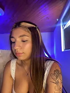 Isabella18_pink webcam